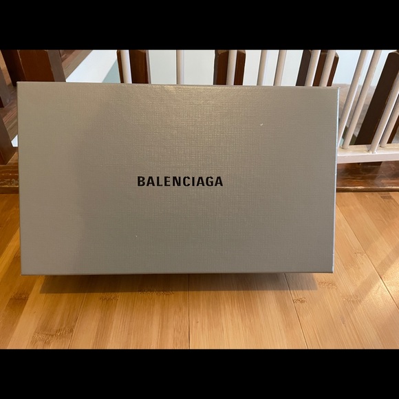 BALENCIAGA NAPPA SOFT WHITE BOW KNIFE SANDAL - Picture 6 of 6